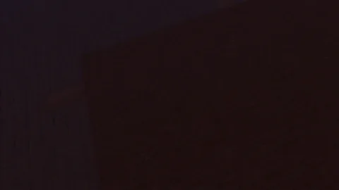 The damage counter, which changes color from yellow to purple.